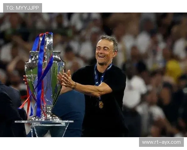 恩里克透露从执教塞尔塔时期开始习惯看台观赛