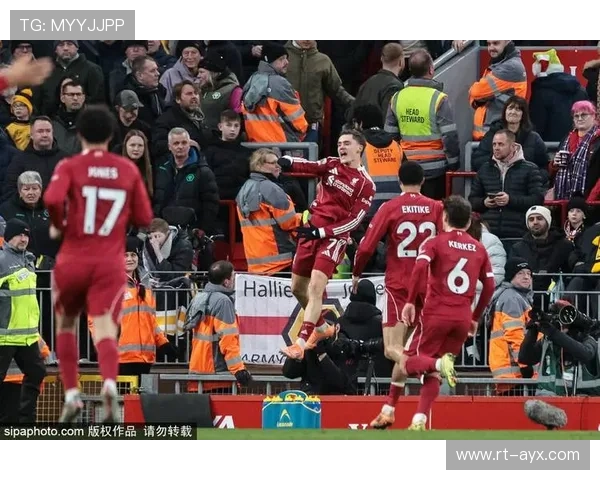 韦尔加拉单刀破门斩获意甲处子球，那不勒斯半场1-0领先佛罗伦萨